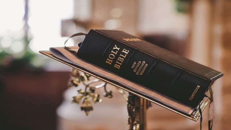 Best Christian Books For College Students 2023 